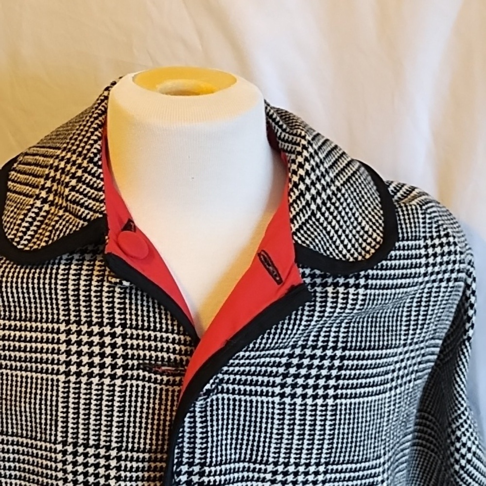 Reversible cape - Picture 2 of 13
